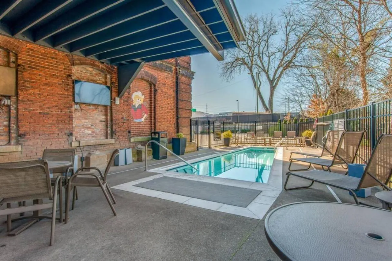 Regal Retreat In Nashville Pool Gym Free Parking 펜션