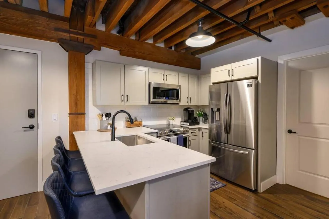 Regal Retreat In Nashville Pool Gym Free Parking 0*,