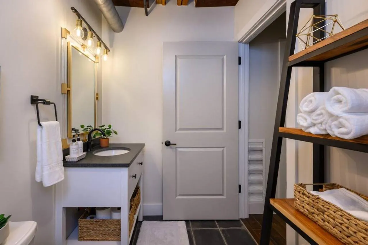 Regal Retreat In Nashville Pool Gym Free Parking